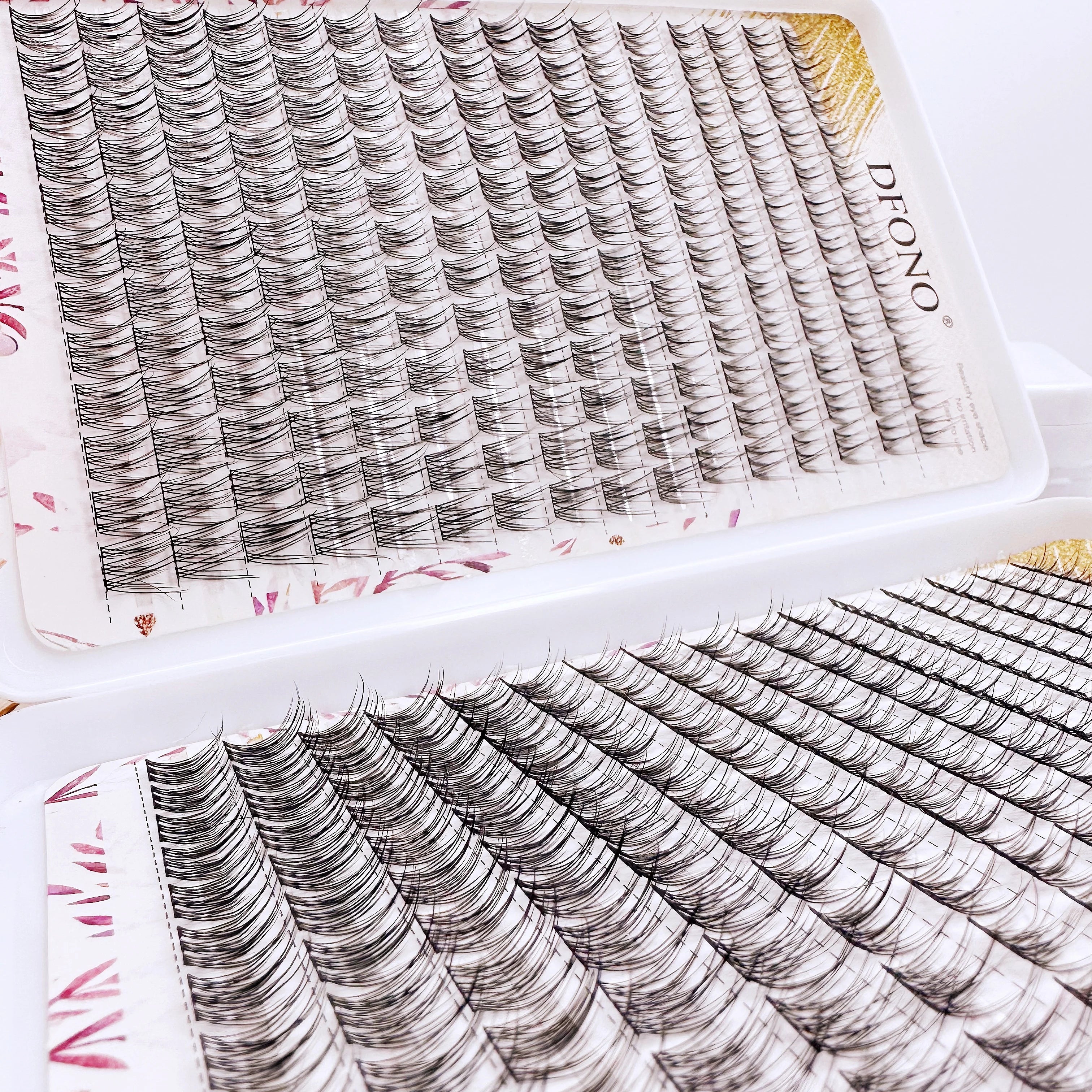 Sets of cluster lashes