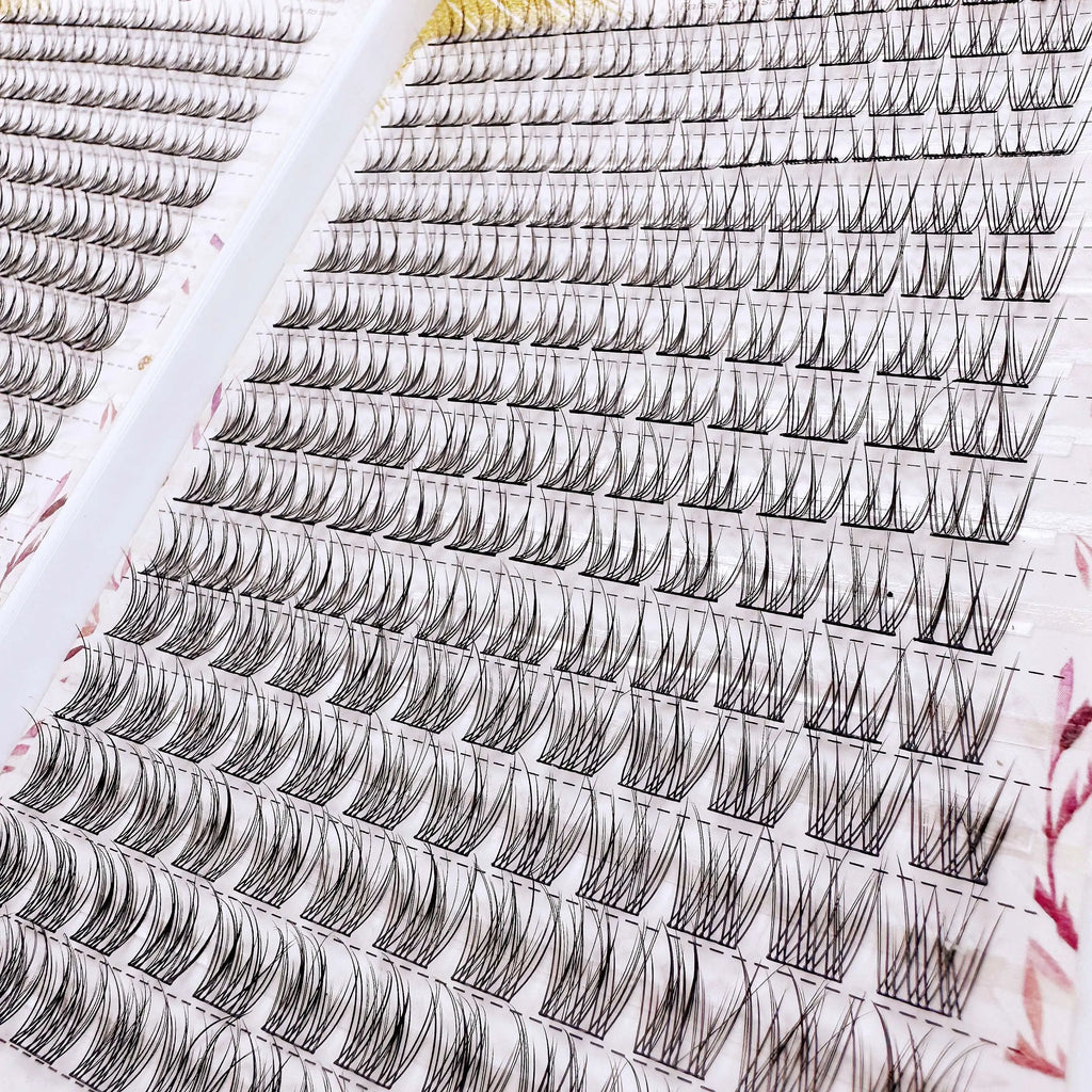 Sets of cluster lashes