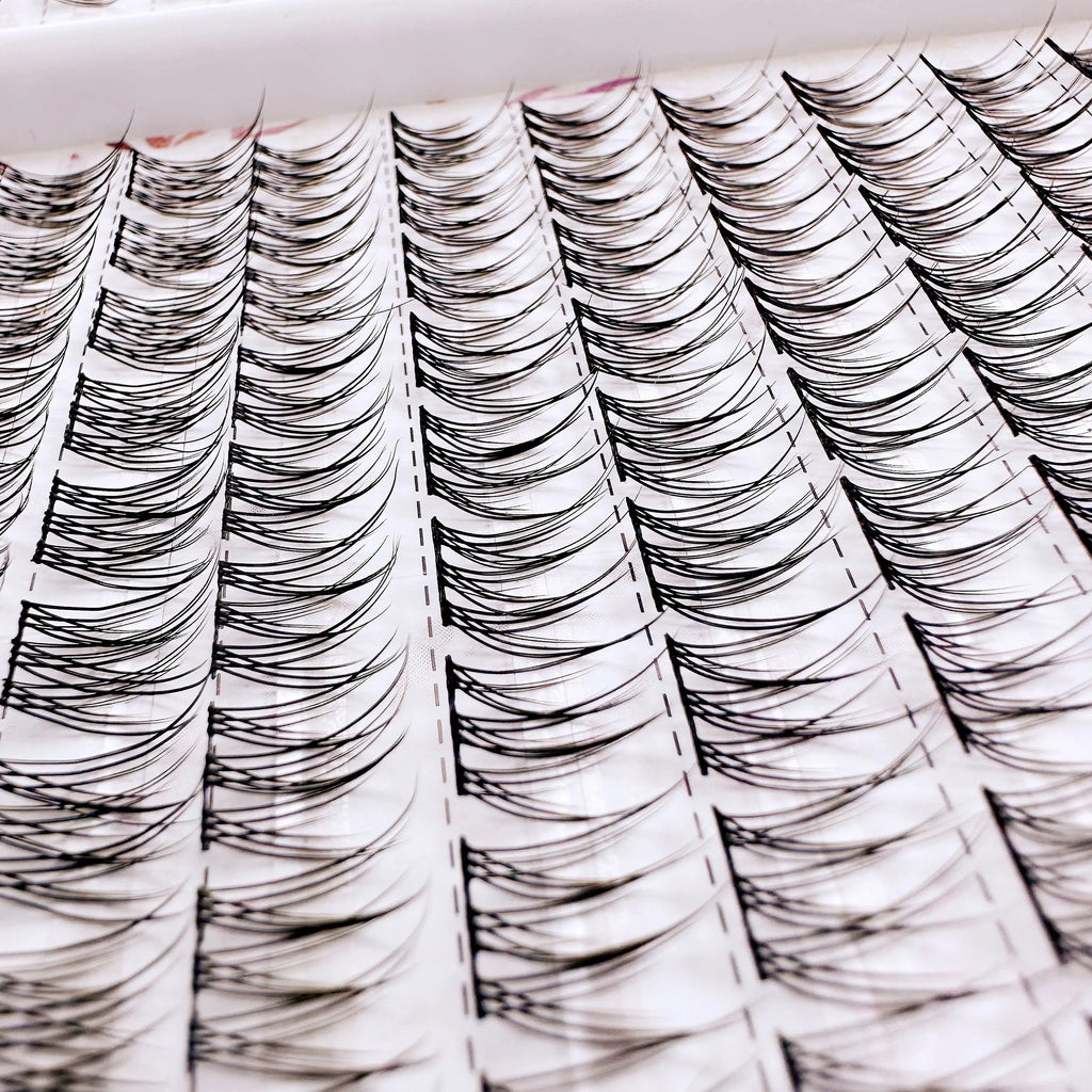 Sets of cluster lashes