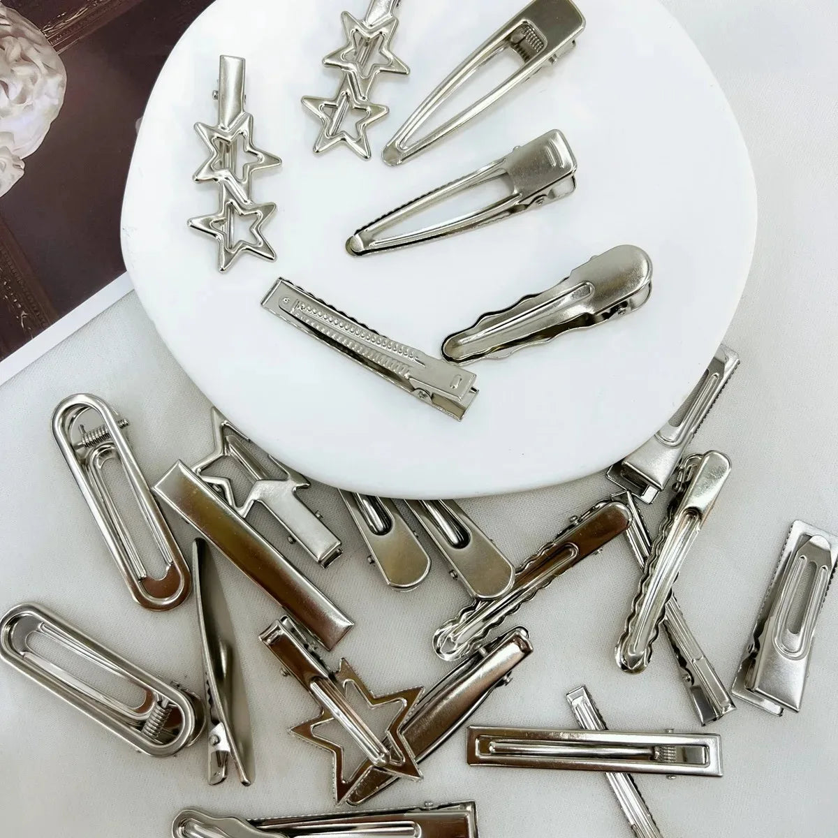 24Pcs/Set Y2K Silver Metal Hair Clips for Women And Girls Star Hair Accessories Multiple Styles Seamless Duckbill Hairpins