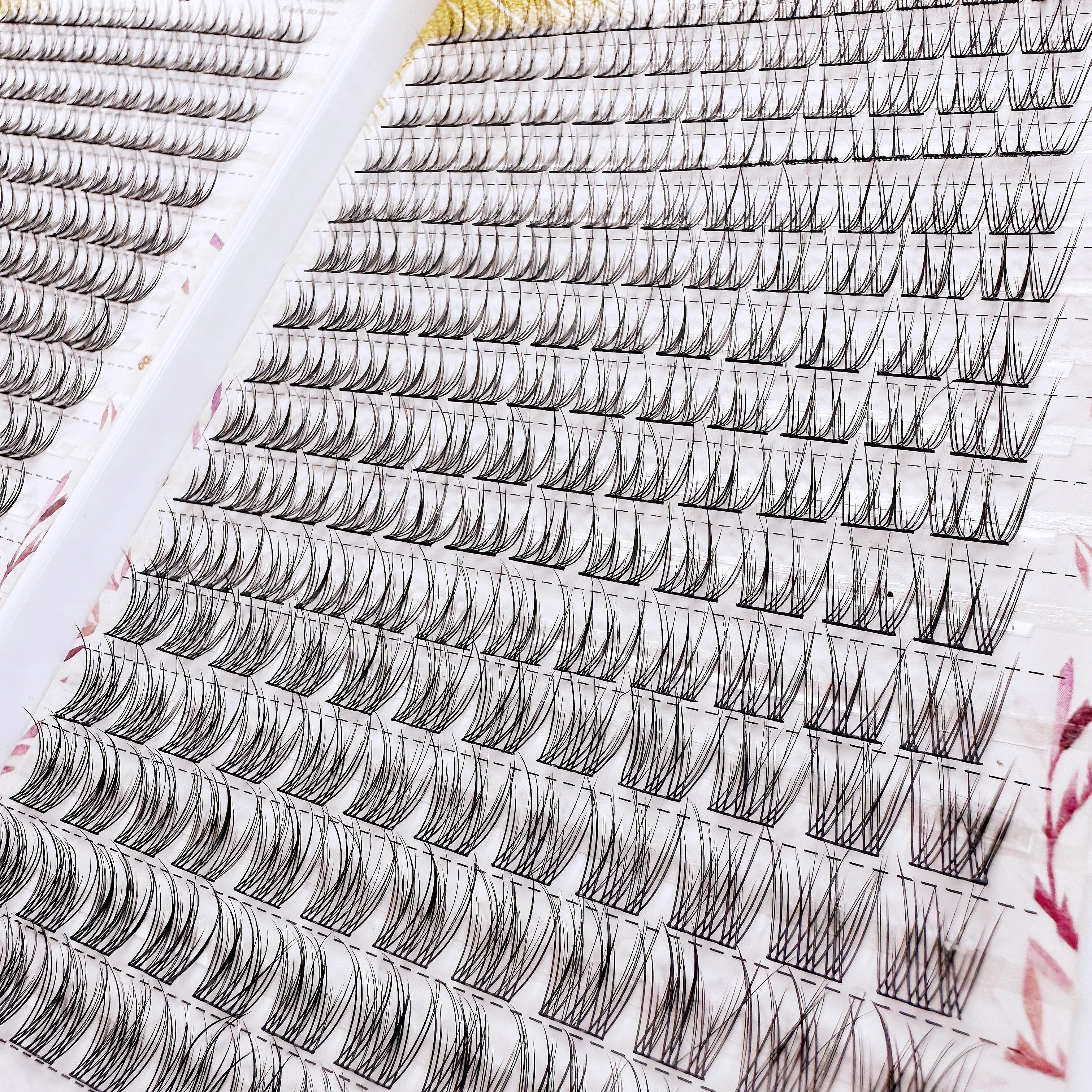 Sets of cluster lashes